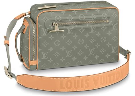 louis vuitton camera bag titanium